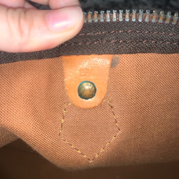 SOLD Authentic Louis Vuitton Speedy 40 - Picture 5 of 8